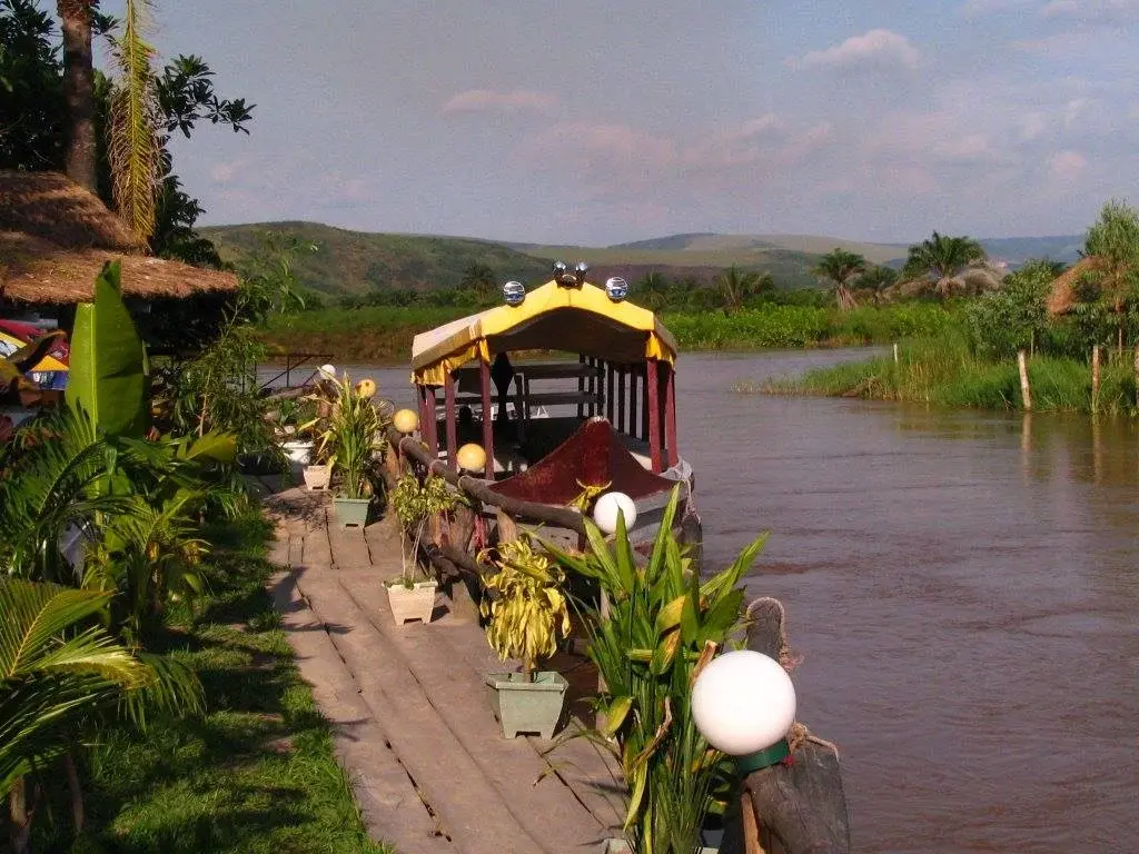 Jardin d'Eden — île et restaurant en bord de rivière Nsele, Kinshasa